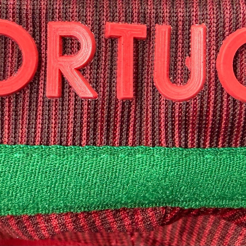 YOUTH Ronaldo Nike (Jersey + Shorts) Kit Portugal Soccer Set (LARGE) (28) - Picture 4 of 7